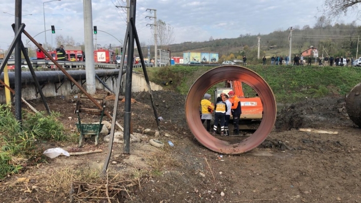 Su Boru Hattı Çalışmasında Göçük, 1 İşçi Göçük Altında Kaldı