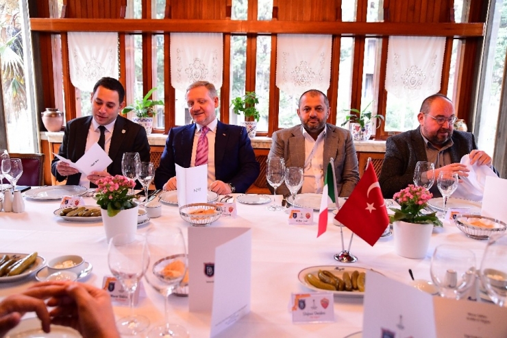 Başakşehir’den Romalı Yöneticilere Dostluk Yemeği