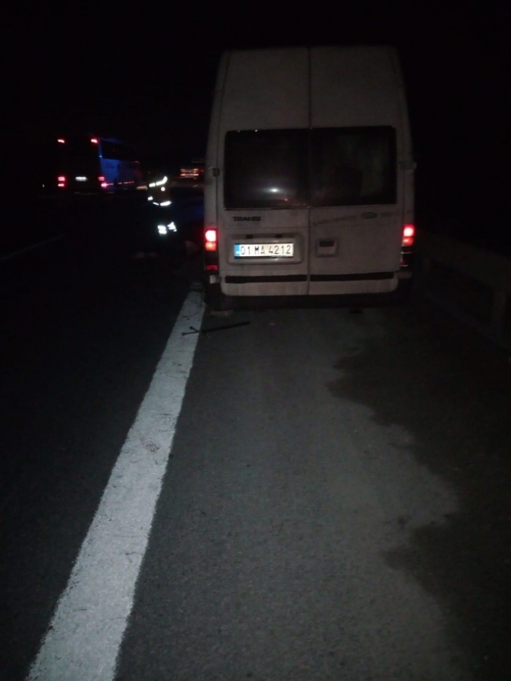 Otoyolda Lastik Değiştiren 4 Kişiye Tır Çarptı: 3 Ölü, 1 Yaralı