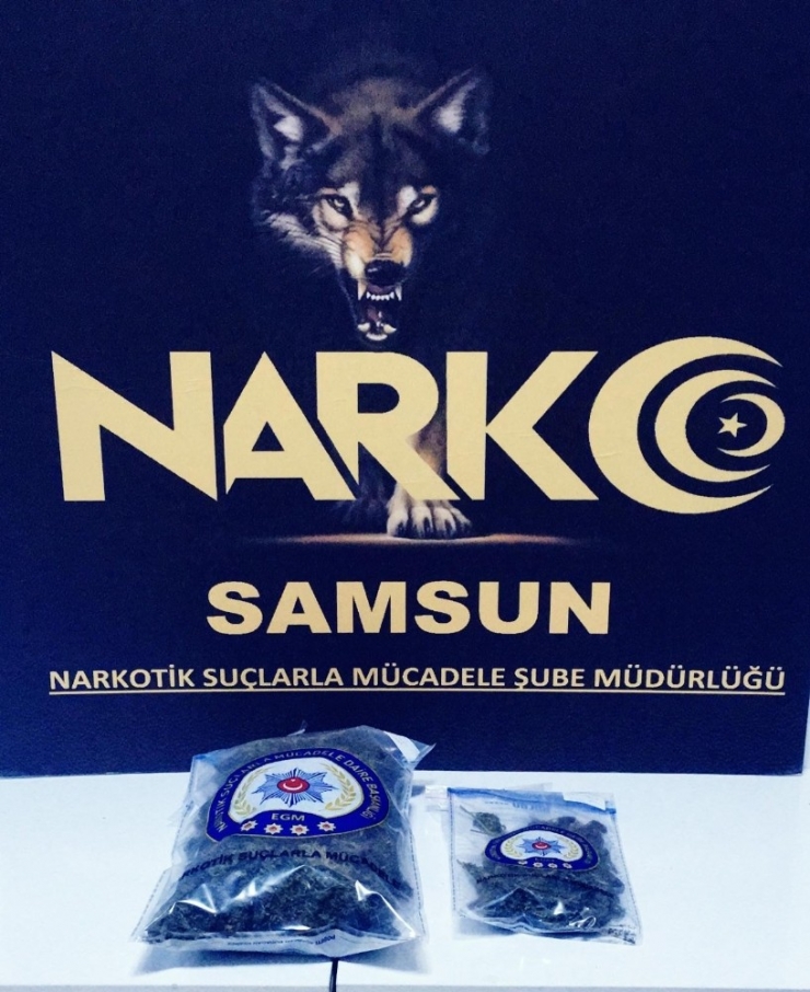 Yunus Polisi Otomobilde Esrar Ele Geçirdi: 4 Gözaltı