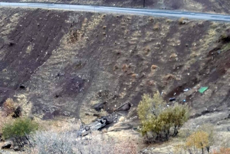 Siirt’te Araç Şarampole Yuvarlandı: 1 Yaralı