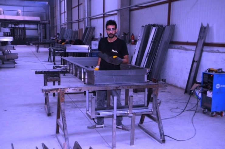 Vali Pehlivan, Cizre Osb’de Çelik Kapı Fabrikasının Açılışını Gerçekleştirdi