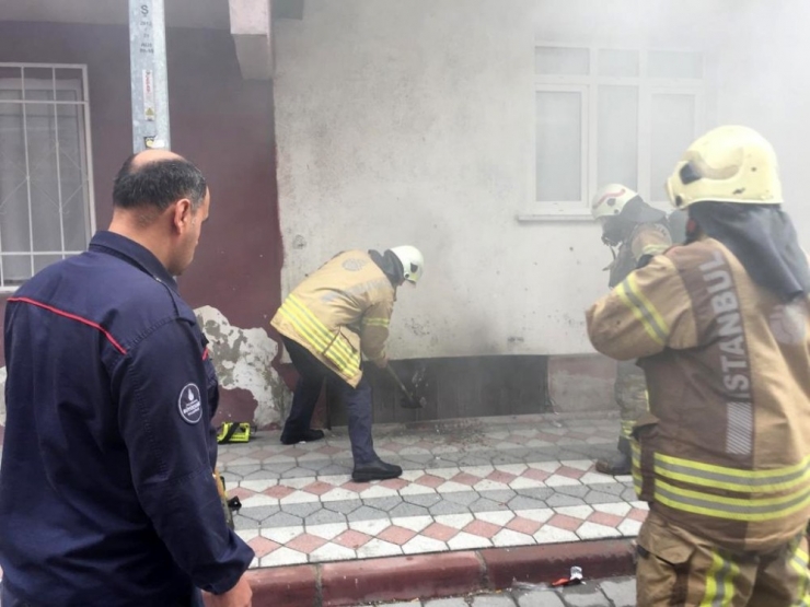 Sultangazi’de Aynı Mahallede Bir Saat Arayla İki Yangın