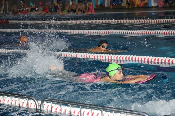 Çankayalı Çocuklar Kulaç Atmaya Başladı