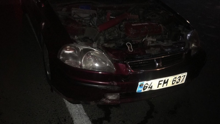 Frenleri Tutmayan Otomobilin Çarptığı Moto Kuryeyi Kaskı Korudu