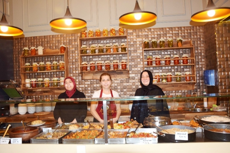 Burada Yemekler ’Anne Elinden’