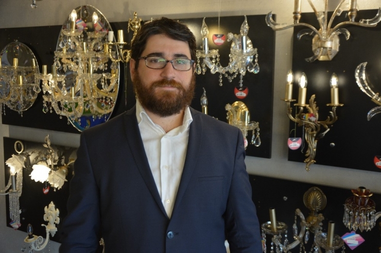 Katar Ve Dubai Saraylarını Bursa Avizeleri Süslüyor