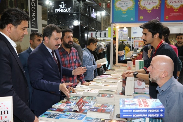 Baydilli Kitap Fuarını Ziyaret Etti