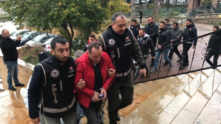 Usulsüz Sağlık Raporu Operasyonunda 5 Tutuklama