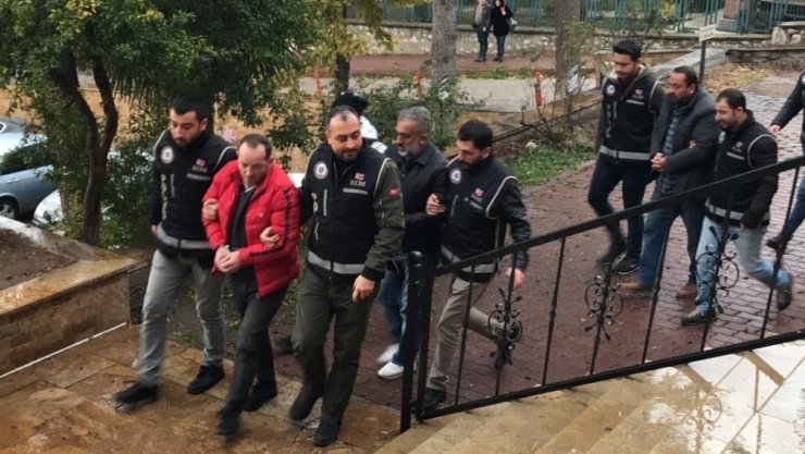 Usulsüz Sağlık Raporu Operasyonunda 5 Tutuklama