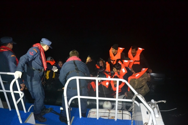 Çanakkale Açıklarında 23 Düzensiz Göçmen Yakalandı