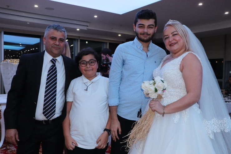 Güzellik Uzmanına Sürpriz Düğün