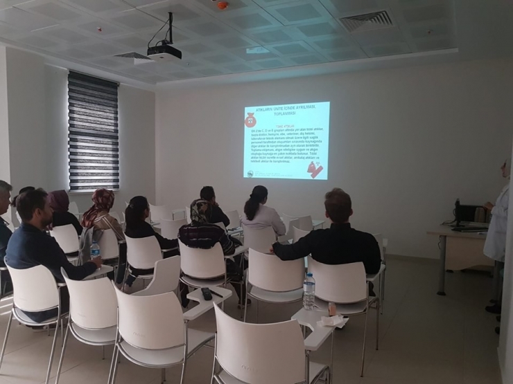 Devlet Hastanesi Personeline ’’Tıbbi Atıkların Kontrolü’’ Eğitimi