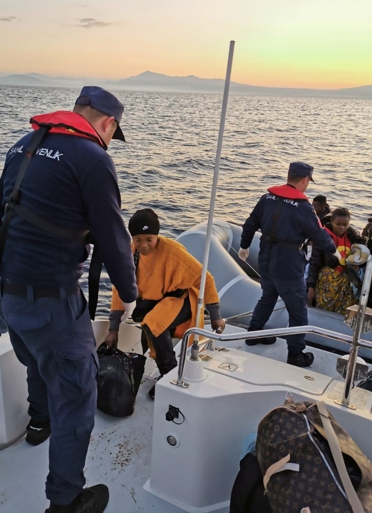 Kuşadası’nda 2 Ayrı Operasyonda 68 Düzensiz Göçmen Yakalandı