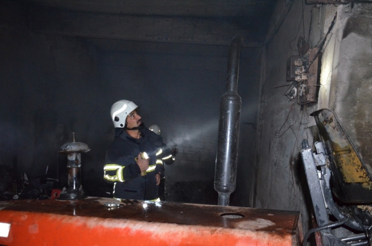 Hatay’da Hurda Deposu Kundaklandı