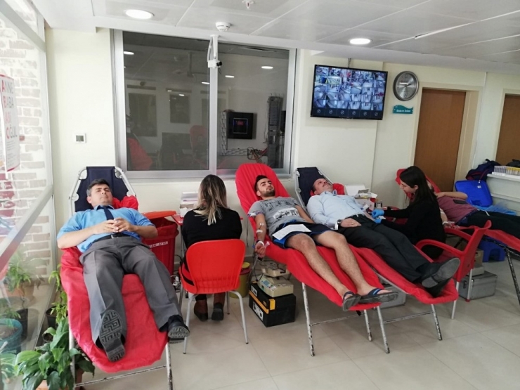 İskenderun’da Kyk Öğrencilerinden Kan Bağışı