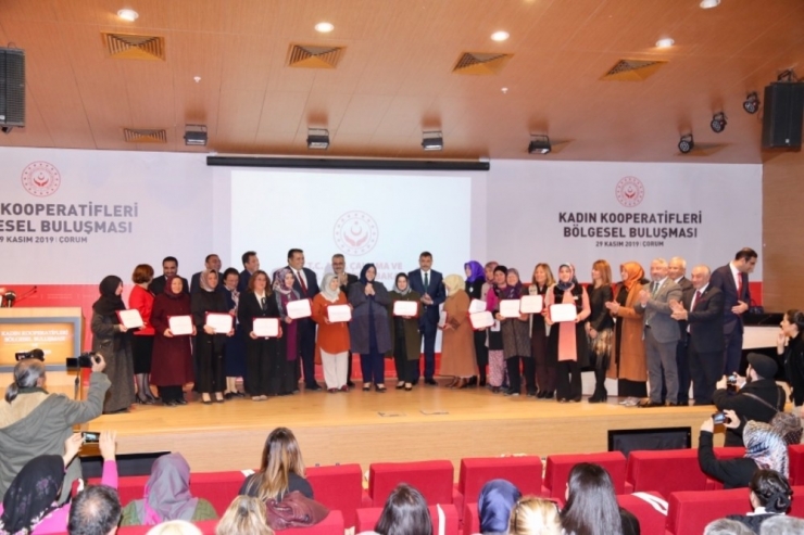 Bakan Selçuk: "Kadınlarımızın İş Gücüne Katılımını Destekleyerek, 2023’te Ülkemizi Dünyanın En İyi 10 Ekonomisinden Biri Yapacağız"