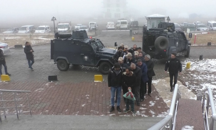 Kars’ta Pkk/kck’dan Gözaltına Alınan 9 Kişi Adliyeye Getirildi
