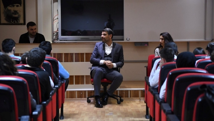 Başkan Kocaman Gençlerle Buluştu