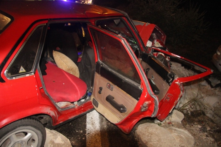 Kilis’te İki Otomobil Çarpıştı: 4 Yaralı