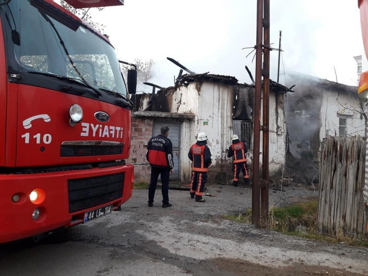 Tecde’de Ev Yangını