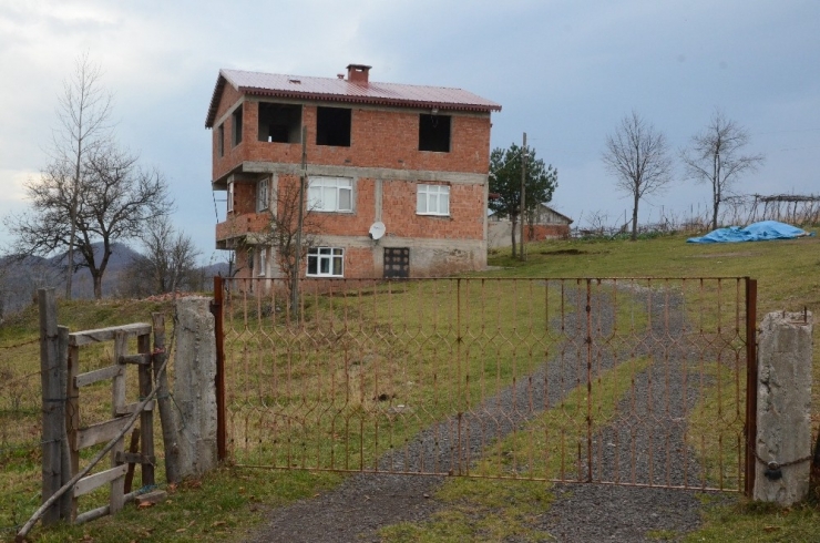 Mahalleli Seri Katil Zanlısını Anlattı
