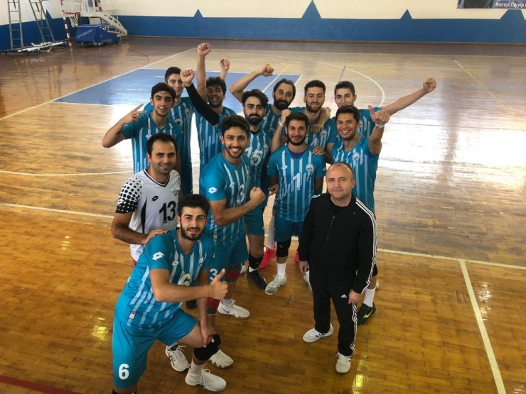 Melikgazi Belediyespor Dinleniyor