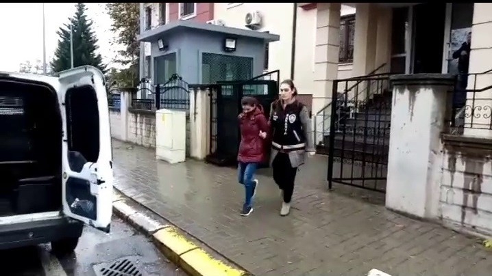 Sakarya’da Hırsızlık Yapan 2 Kadın Kocaeli’de Yakalandı