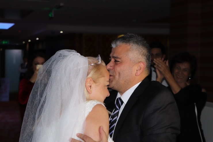 Güzellik Uzmanına Sürpriz Düğün