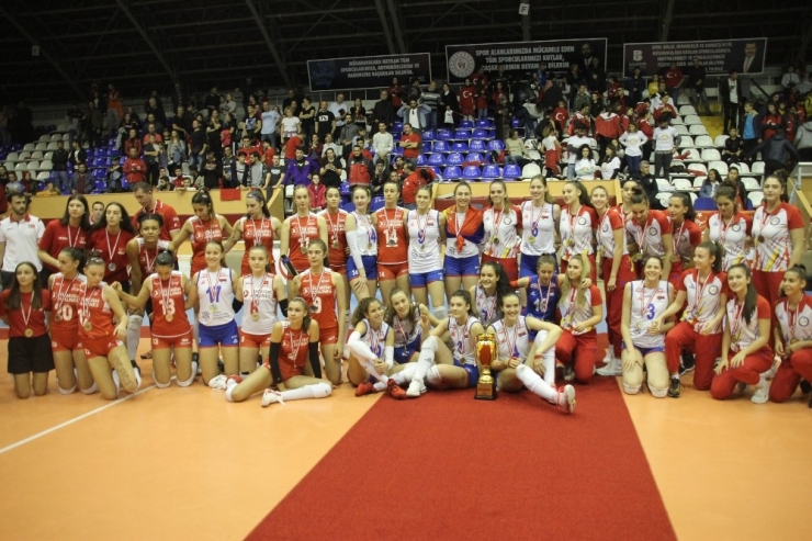 Milliler, 17 Yaş Altı Kızlar Avrupa Şampiyonası’nı Gümüş Madalya İle Tamamladı