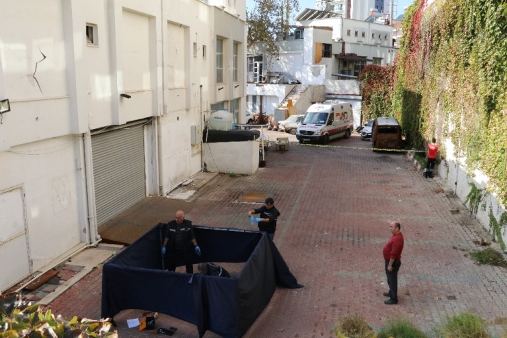 6’ıncı Kattan Düşen Rus Uyruklu Kadın Hayatını Kaybetti