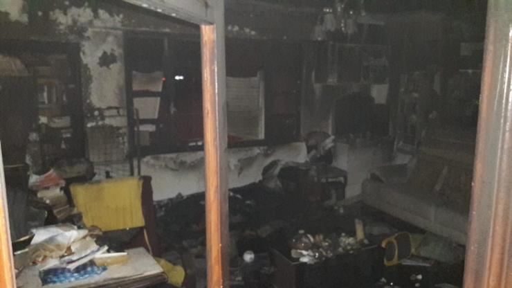 Yangında Ev Küle Oldu