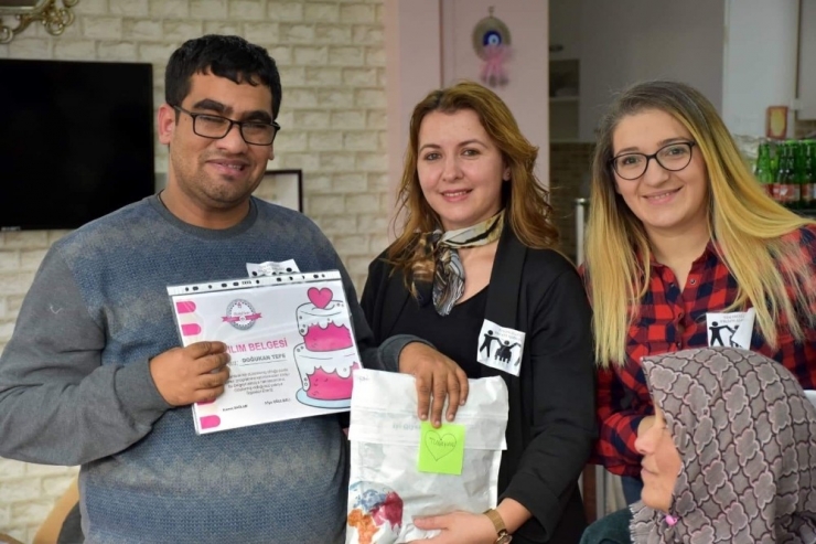 Engelleri Birlikte Aştılar