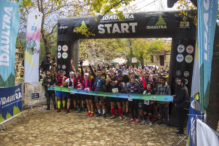 Kaz Dağları’nı 103 Kilometre Koşarak Gezdiler