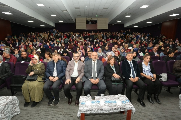 Canik’ten “Bilinçli Aile, Duyarlı Gençlik” Konferansı
