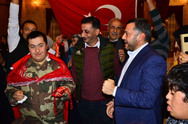 Down Sendromlu İbrahim’e Asker Kınası Merasimi