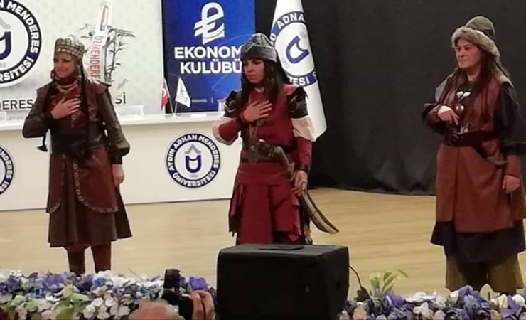 Kostümleri İle Eskişehir’i Temsil Ettiler