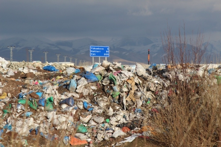 Kuş Cennetini Çöplüğe Çevirdiler