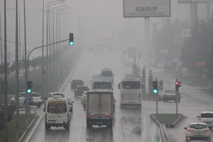 Hatay’da Yoğun Sis Hayatı Olumsuz Etkiledi