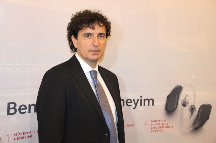 Prof. Dr. Ataş: "Ülkemizde İşitme Kaybı Sorunu Yaşayan İnsanların Sayısı Milyonun Üzerinde"