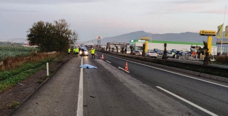 Bir Araç Çarptı, İki Araç Üzerinden Geçti