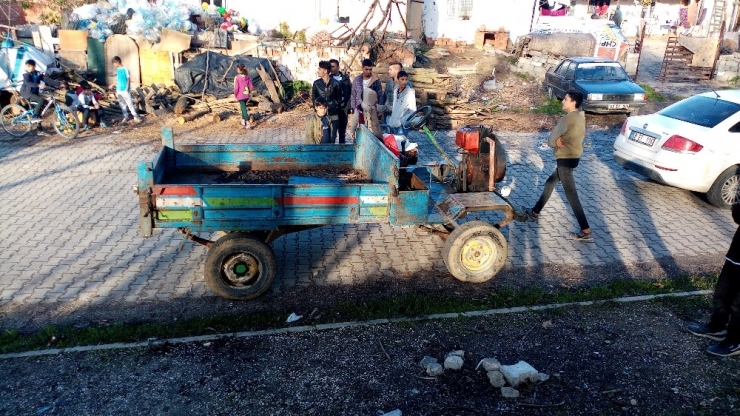 Kaza Yaptığı Patpatı Yedieminden Çaldı, Ortalığı Birbirine Kattı