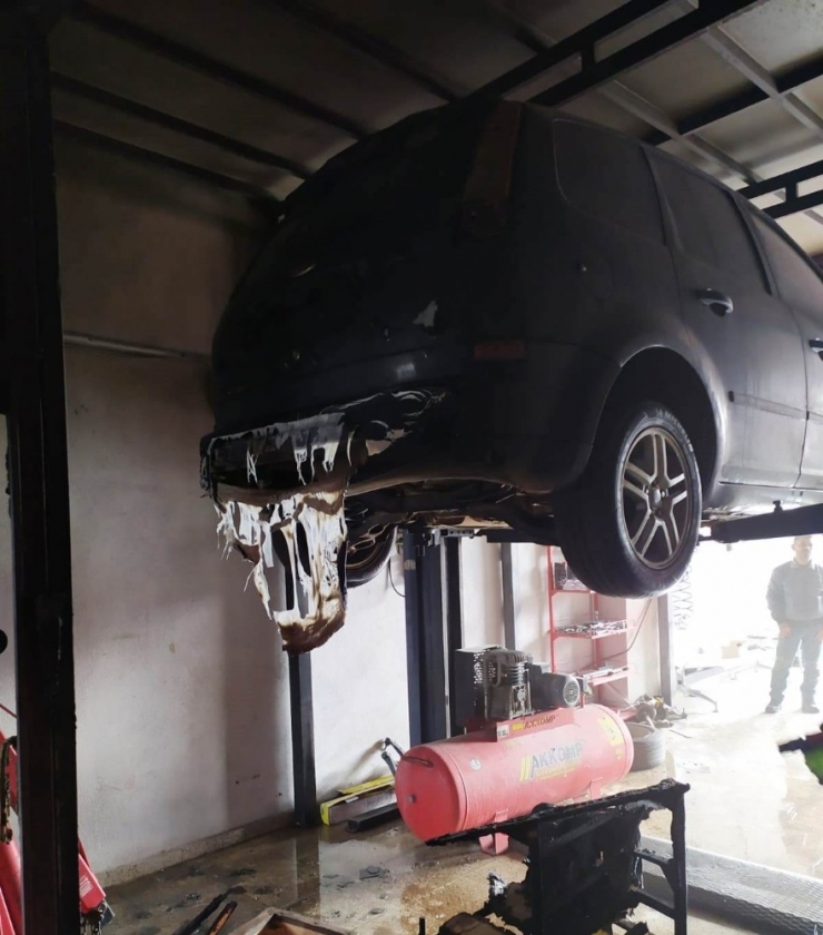 Van Oto Sanayi Sitesinde İşyeri Yangını