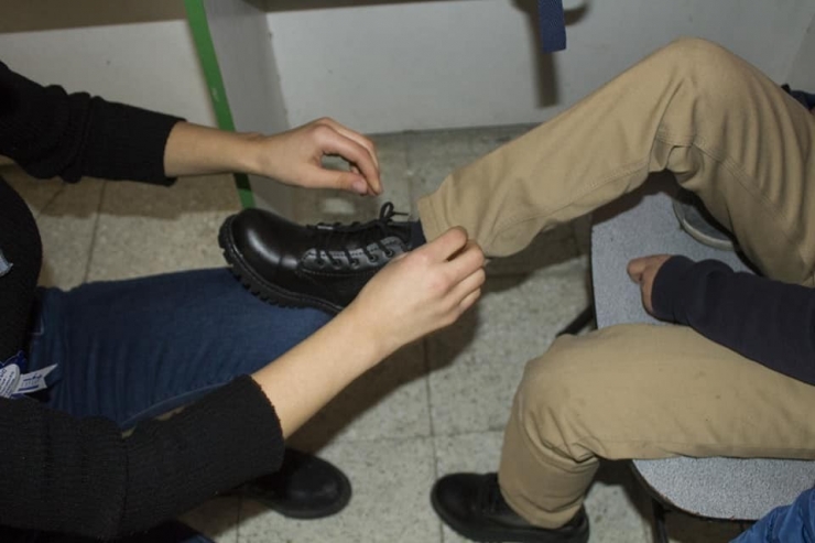 Van’da Öğrencilere Giyim Yardımı