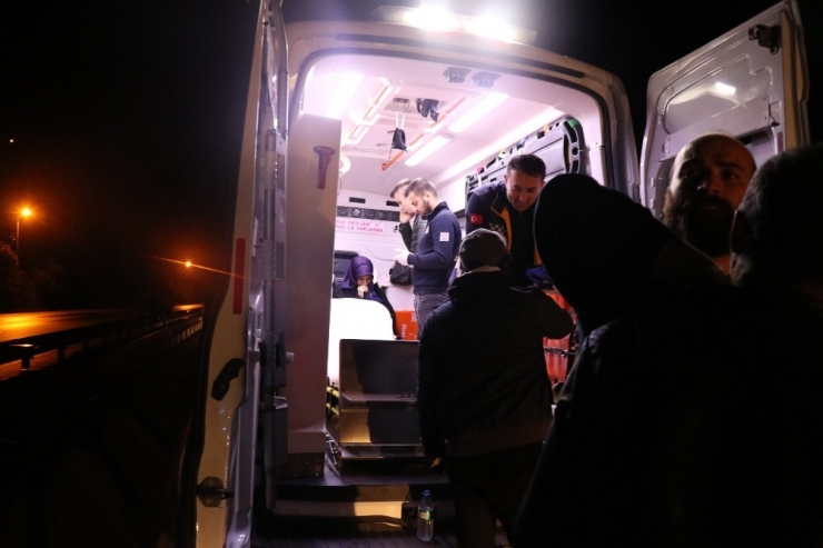 5 Otomobil Birbirine Girdi: 4 Yaralı