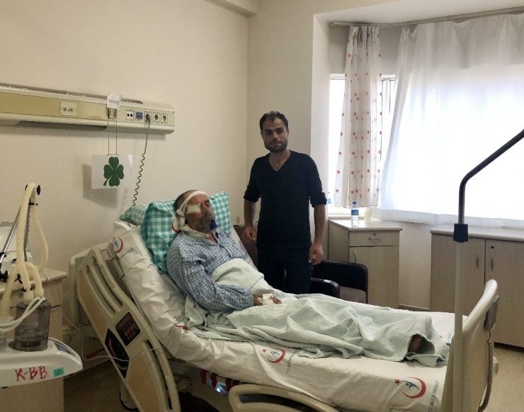 Gözündeki Kanser Yüzüne Ve Boynuna Yayılan Adam 5. Kez Ameliyat Oldu