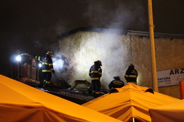 Yangında İşletmesi Hasar Gören Kadın Gözyaşlarına Hakim Olamadı