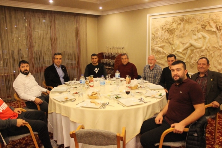 Bandırmaspor’a Moral Yemeği