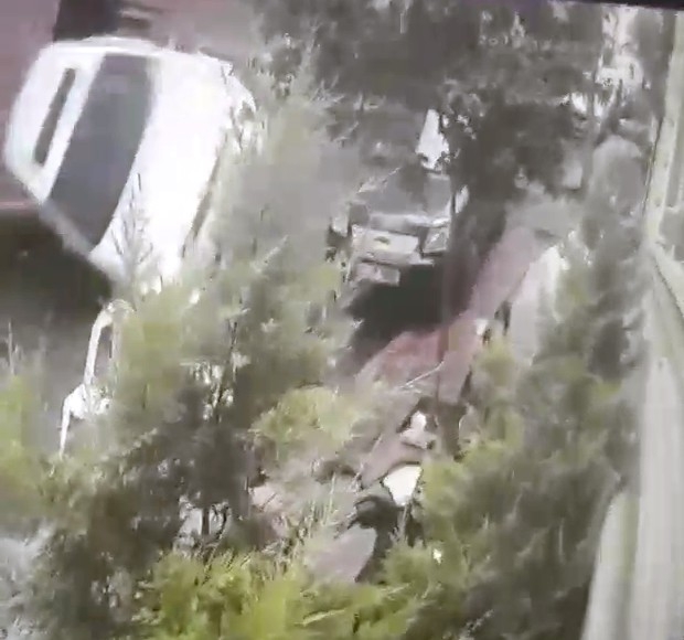 Otomobilin Sokak İçerisinde Takla Attığı Anlar Kamerada