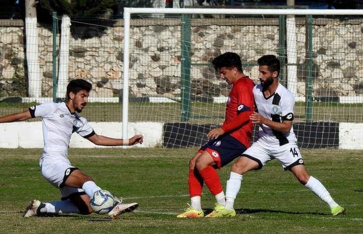 Çeşme Belediyespor Hem Galibiyeti Hem De Liderliği Kaçırdı